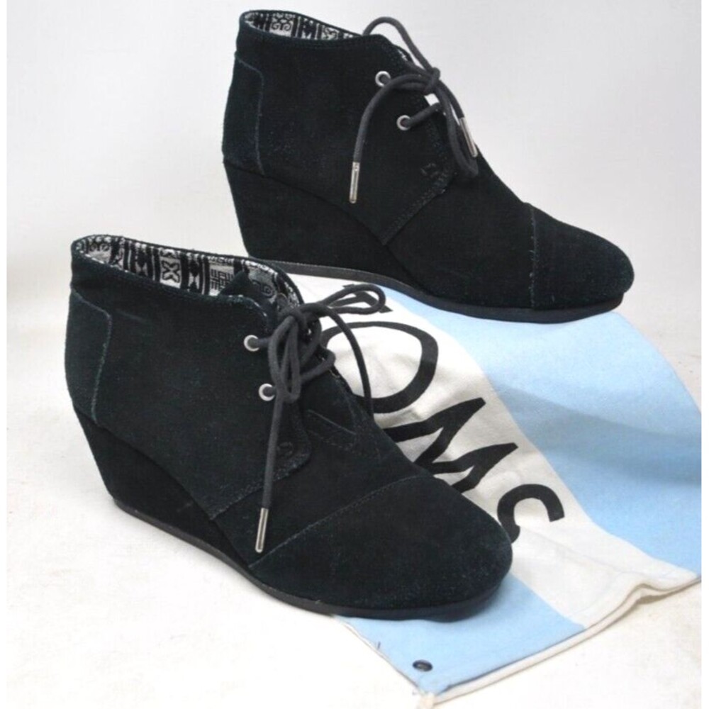 Toms Black Suede Low Wedge Boots Women’s Bootie Ankle Lace Up Size 8.5 w/ Bag